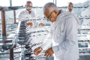 男性がシミを消すための効果的な化粧品は？