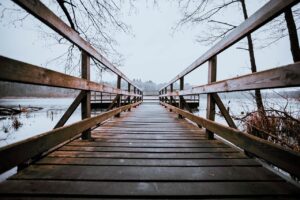 ニキビが気になるあなたへ、皮膚科に行くタイミングはいつがベスト？