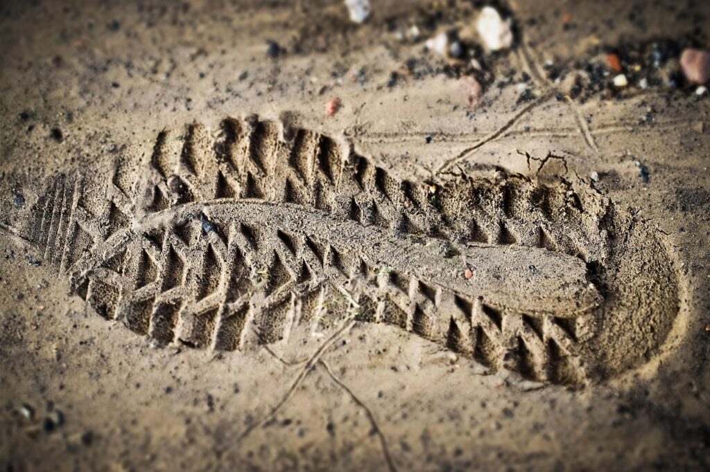 凹凸のニキビ跡治療はどうすれば効果的？